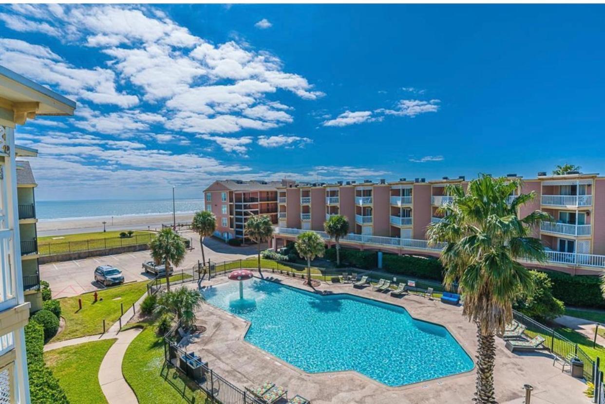 Beach Escape - Top Floor Ocean Views - Heated Pool - Seawall Blvd Γκάλβεστον Εξωτερικό φωτογραφία